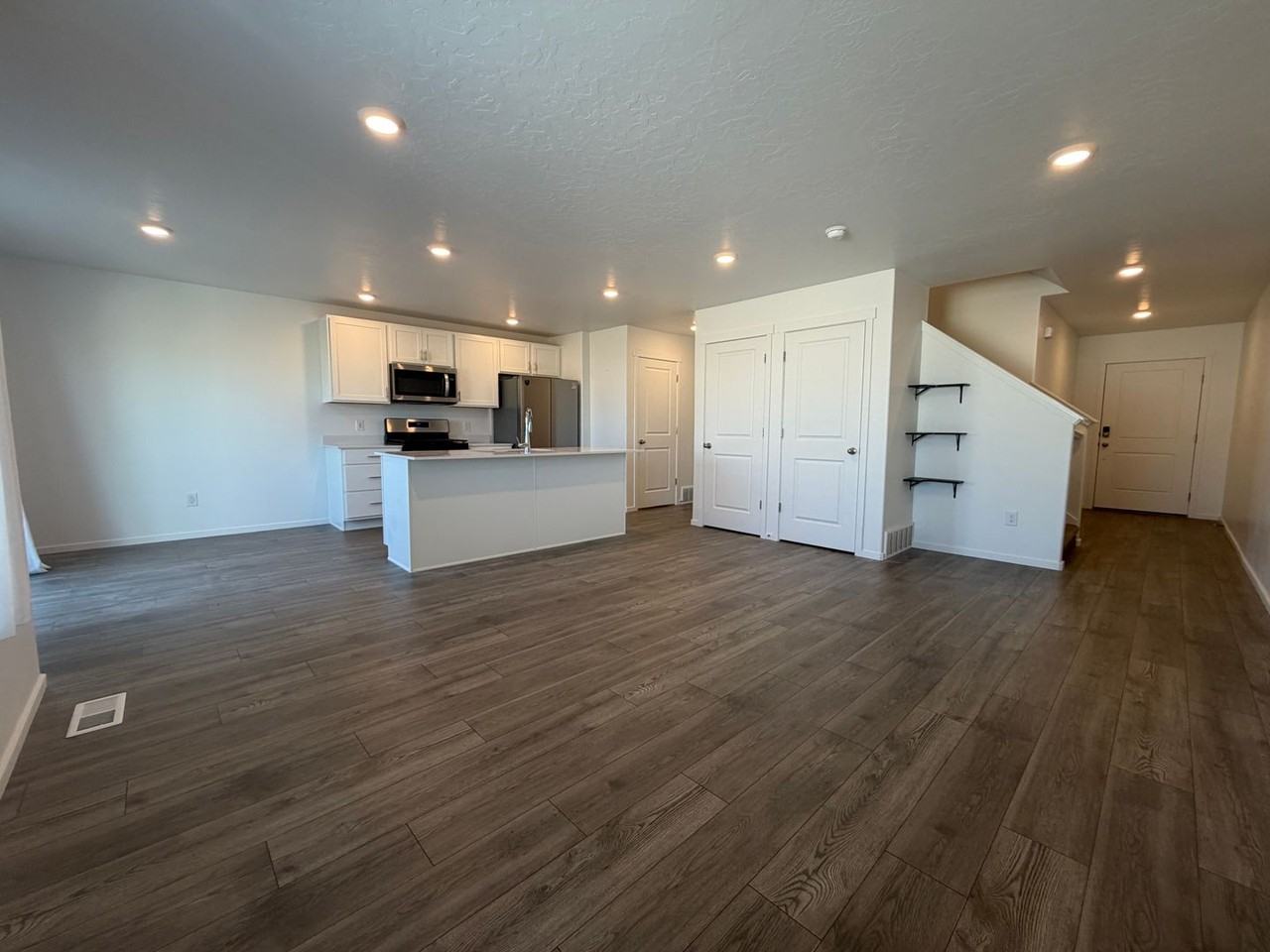 3573 E 1360 S - Photo 5 of 28