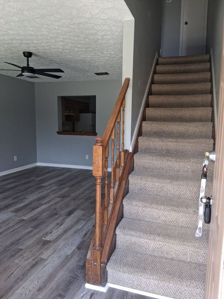 822 Village Dr - Photo 2 of 24