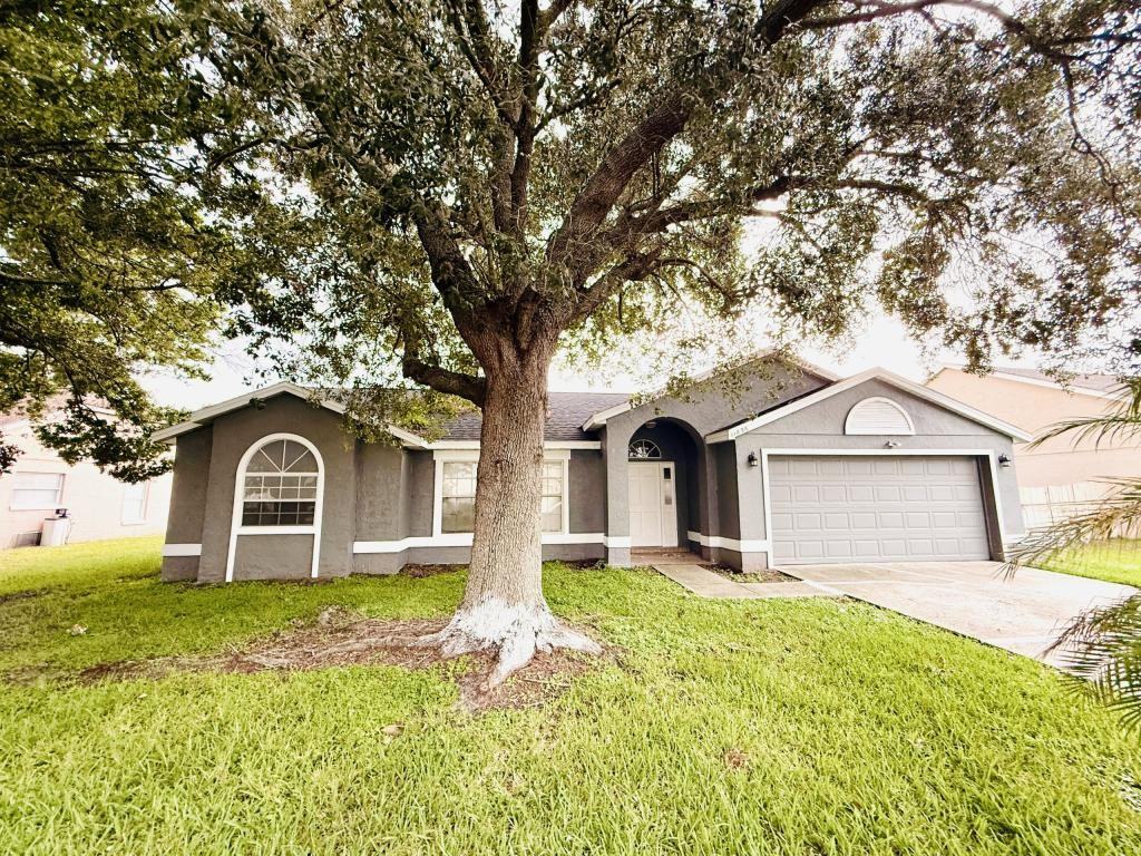 11836 Newchapel Ct - Photo 2 of 28
