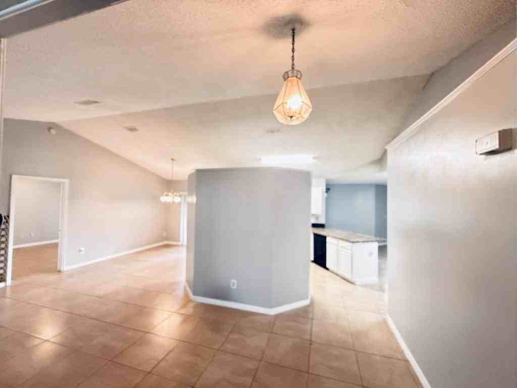11836 Newchapel Ct - Photo 4 of 28