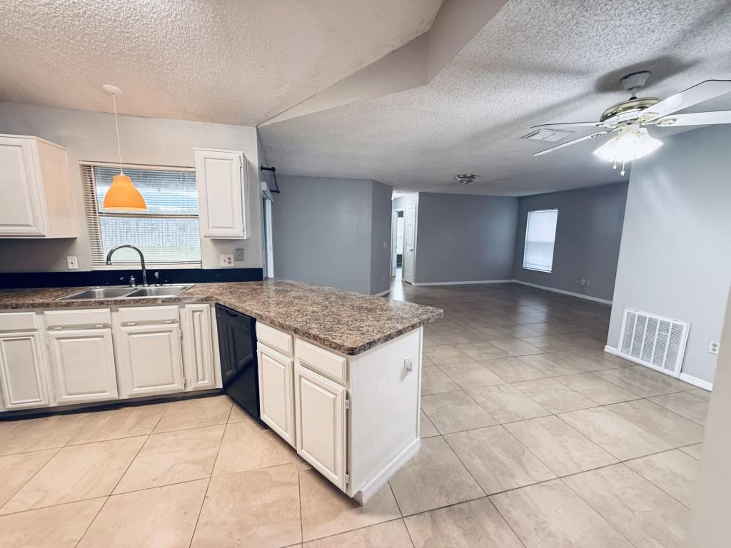 11836 Newchapel Ct - Photo 7 of 28