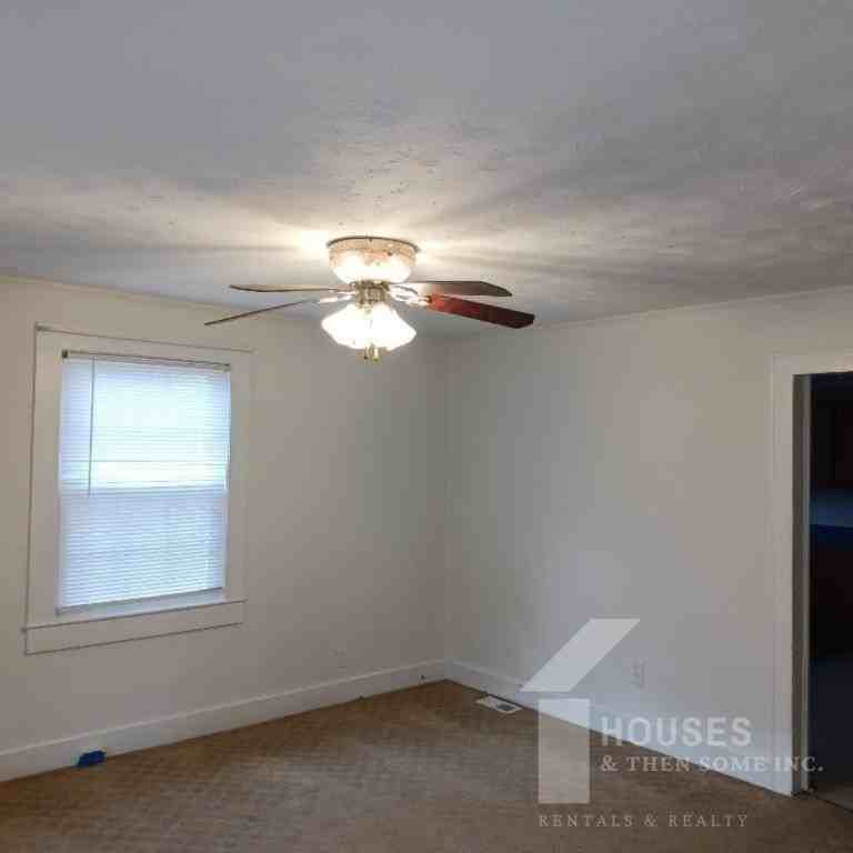 107 Story St - Photo 7 of 14