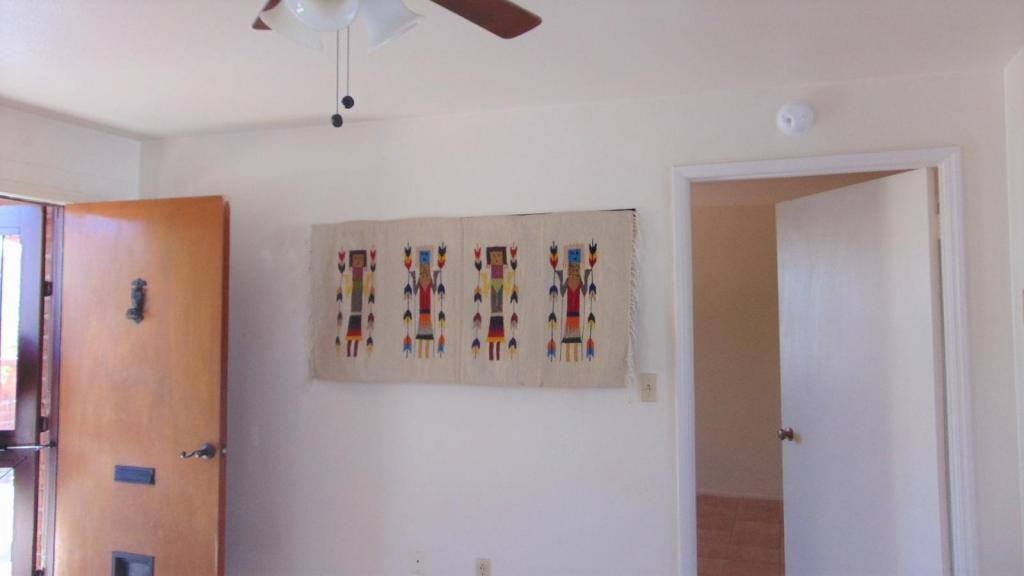 402 S Paseo Quinta Apt B - Photo 3 of 21