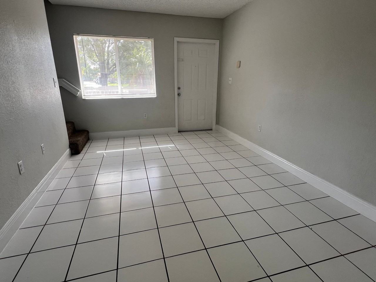 3846 Nw 115th Ave - Photo 3 of 23