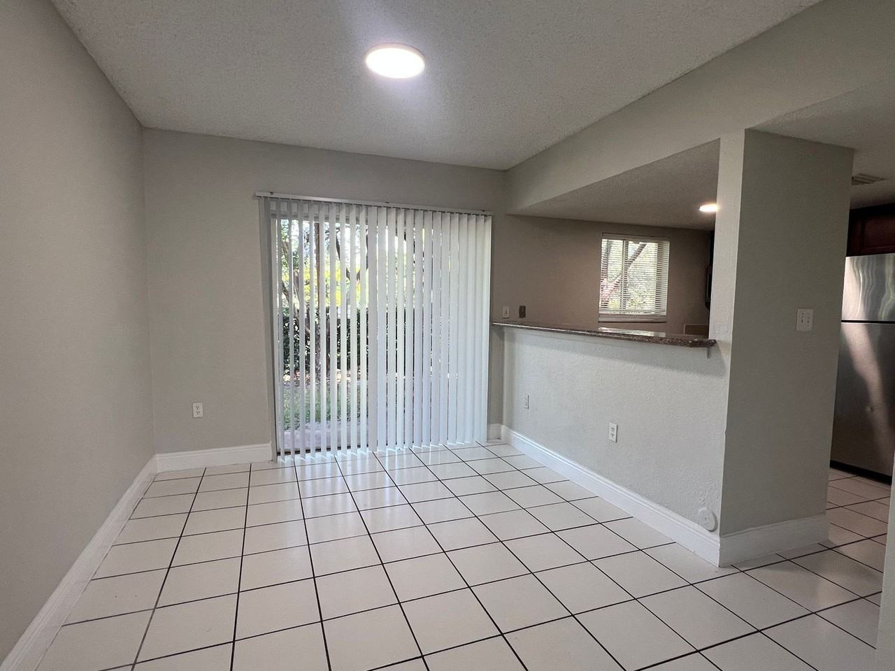 3840 Nw 115th Ave - Photo 4 of 11