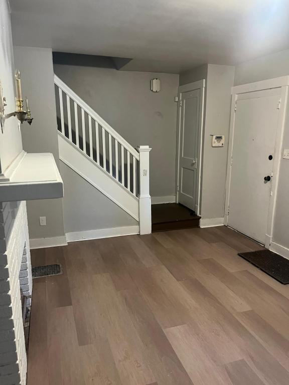 2572 Brackenridge St - Photo 7 of 9