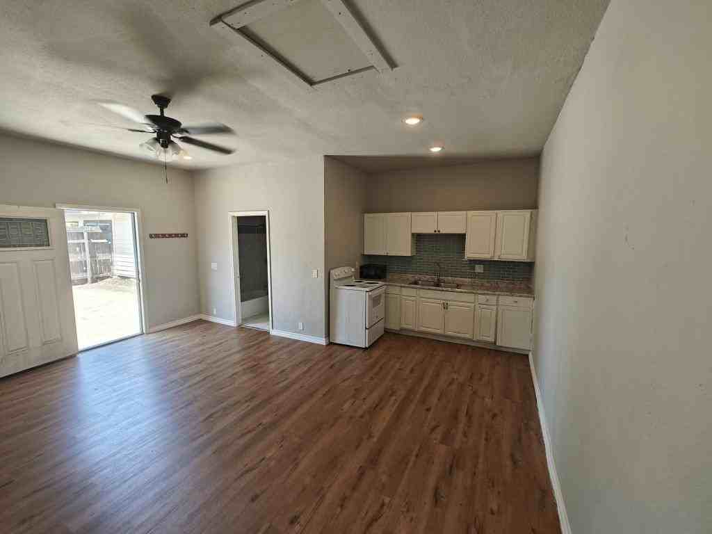 814A N Kentucky St - Photo 6 of 7