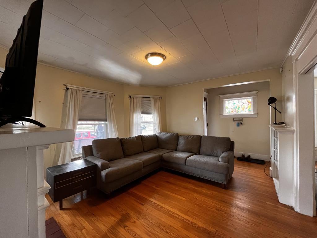 1453 Glenwood Blvd - Photo 2 of 8