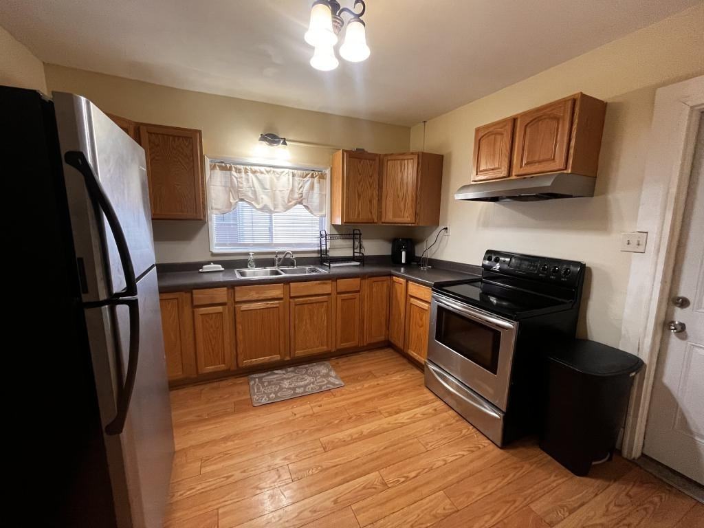 1453 Glenwood Blvd - Photo 3 of 8