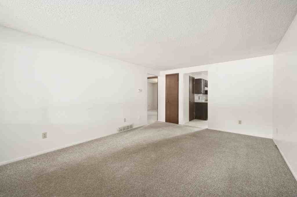 2606 Gilpin Ave - Photo 3 of 11