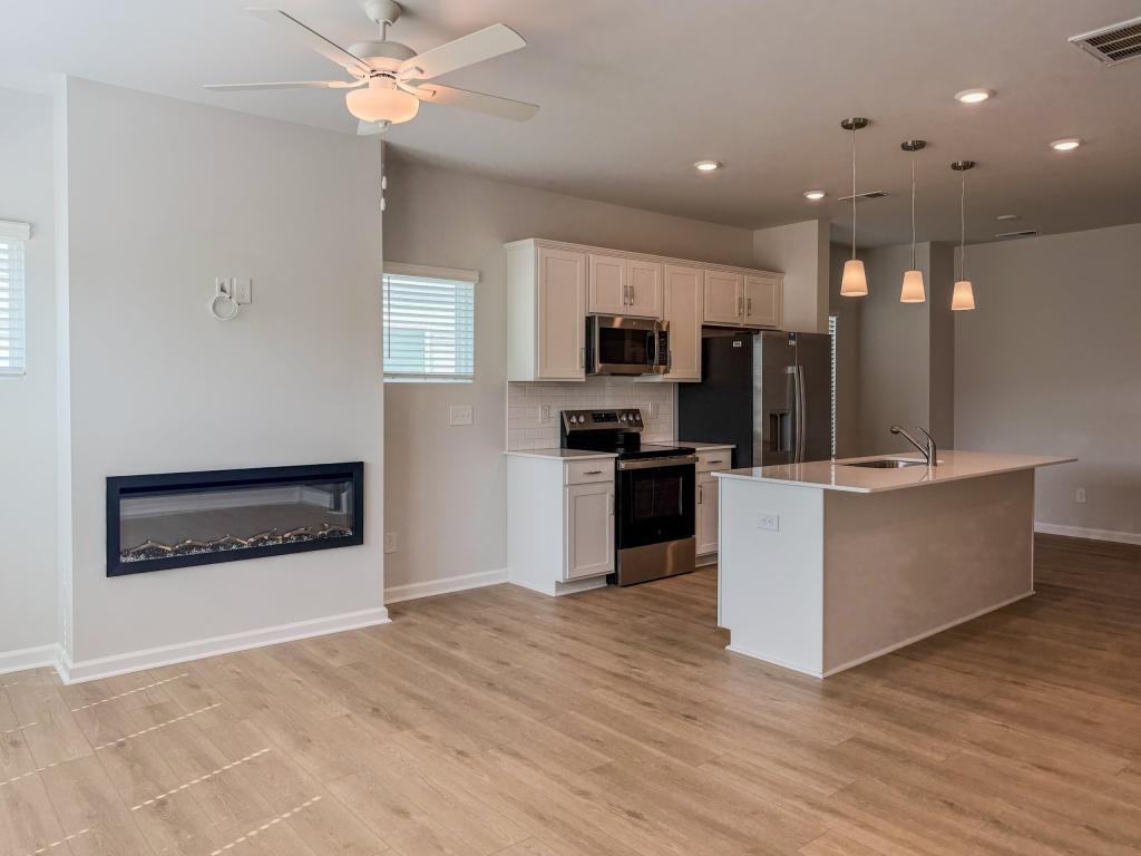 6524 Harlech St - Photo 3 of 22