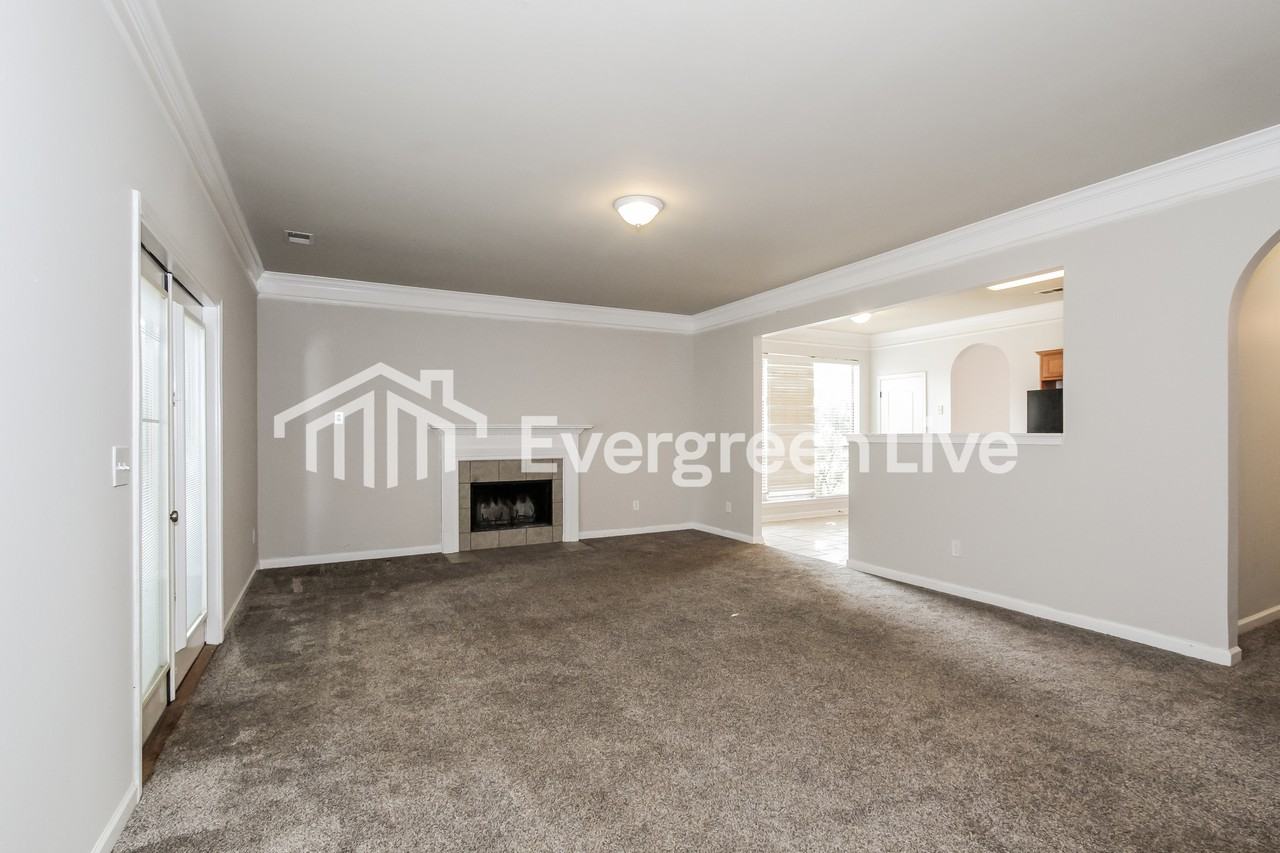 613 Barkley Cir - Photo 2 of 15