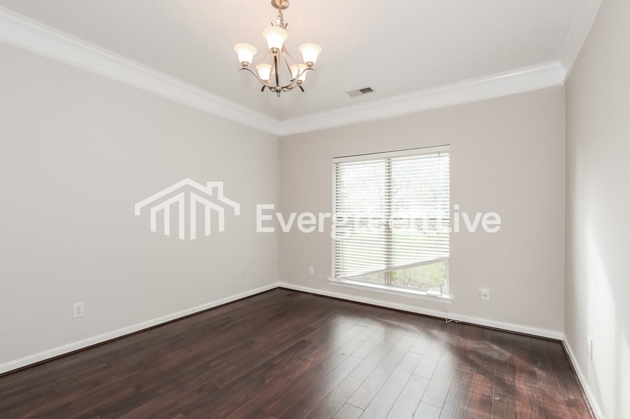 613 Barkley Cir - Photo 4 of 15
