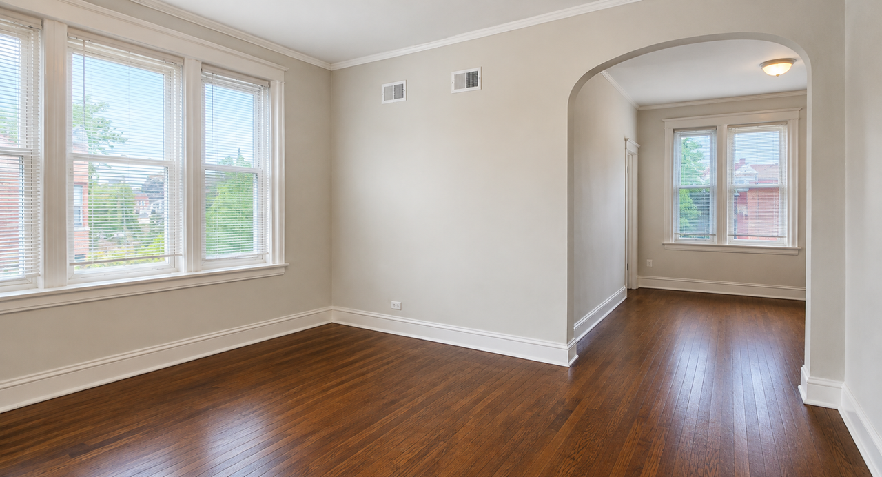 901 N Leavitt St - Photo 6 of 24
