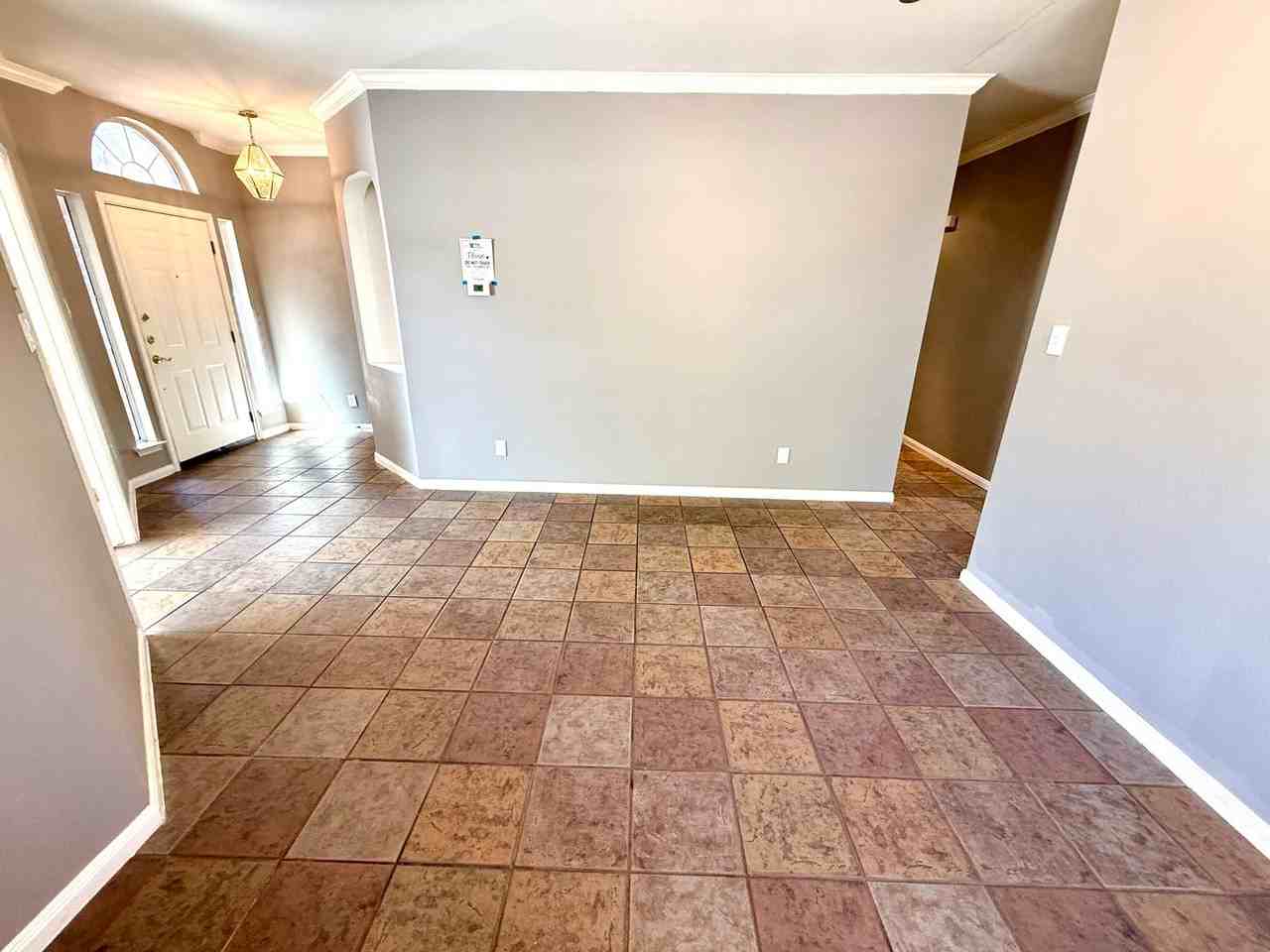 807 Windhurst - Photo 7 of 28