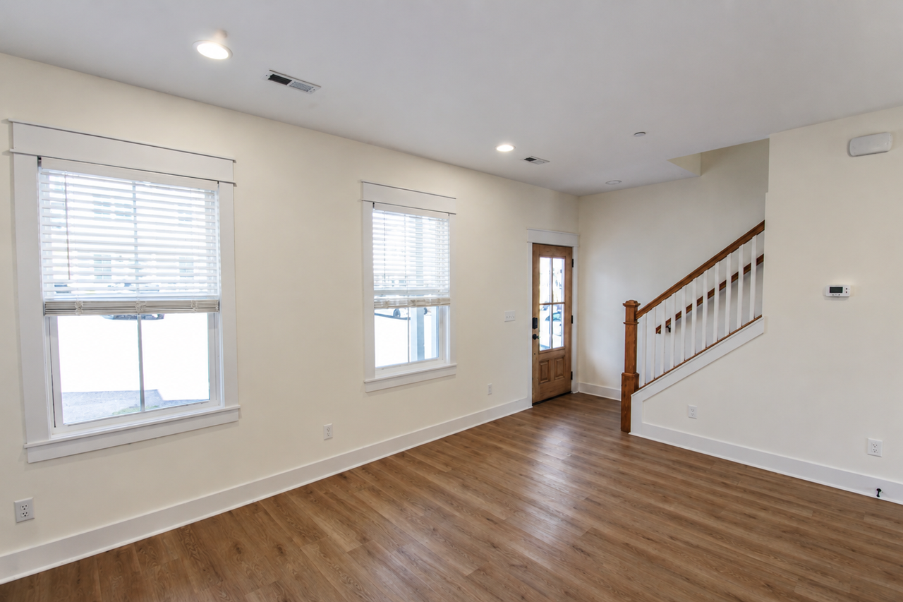 1358 Belfair St - Photo 6 of 39