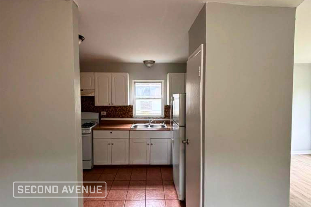 1211 W 110th St - Photo 4 of 12