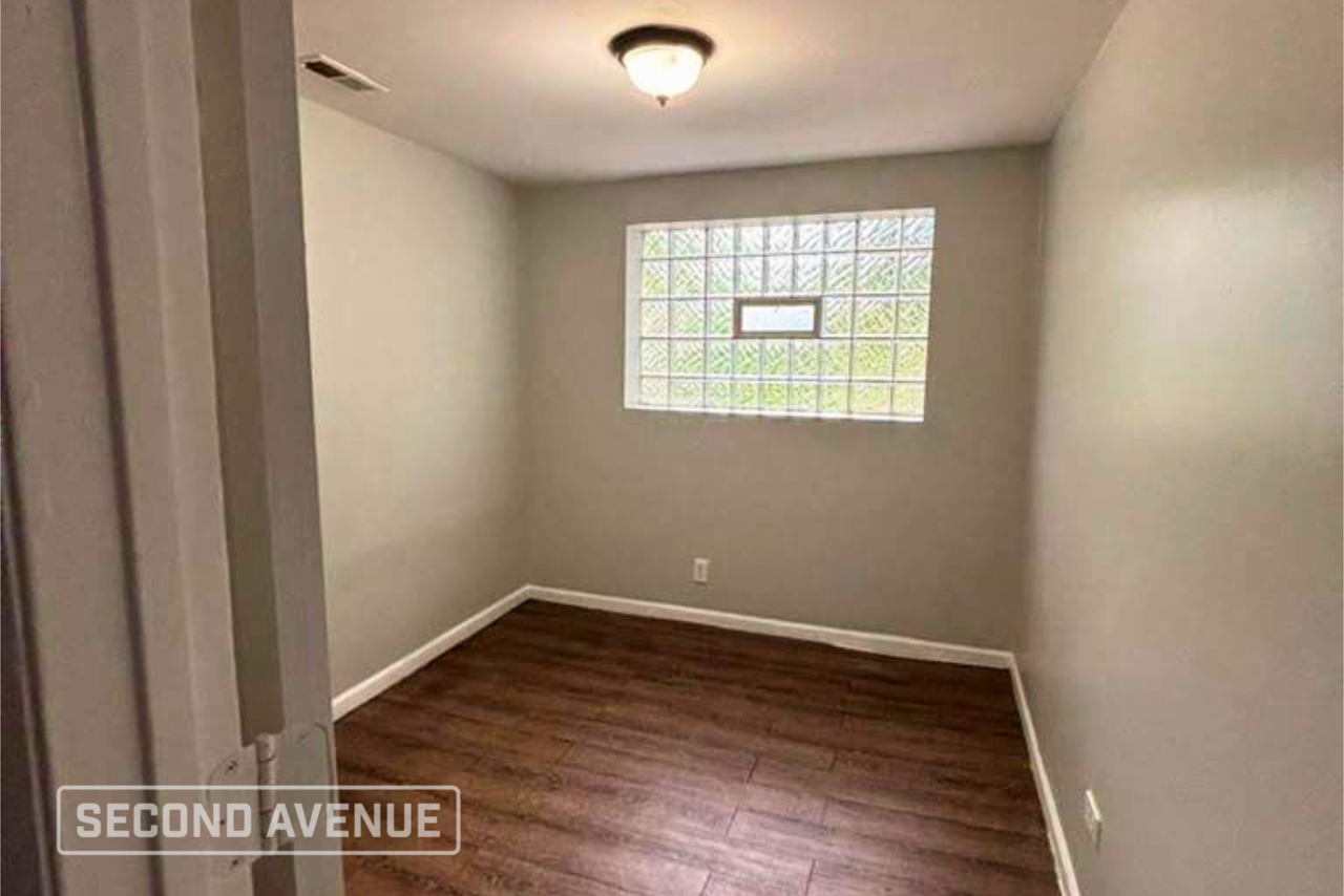 1211 W 110th St - Photo 6 of 12