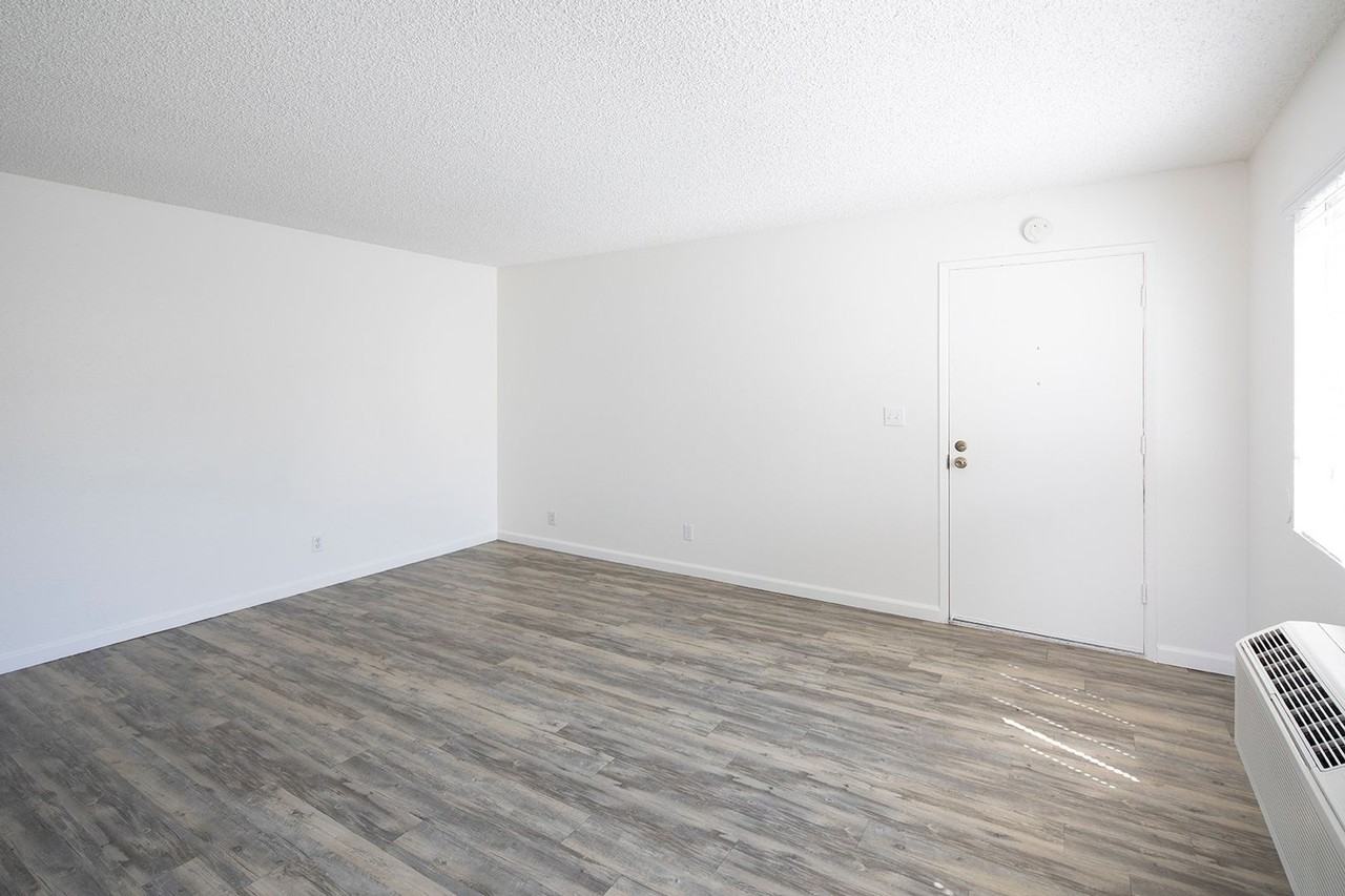 Palm Towers Apartments - Photo 7 of 34