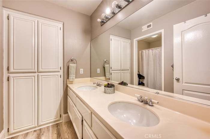 19505 Highridge Way - Photo 2 of 18