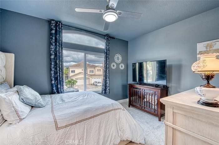 19505 Highridge Way - Photo 4 of 18