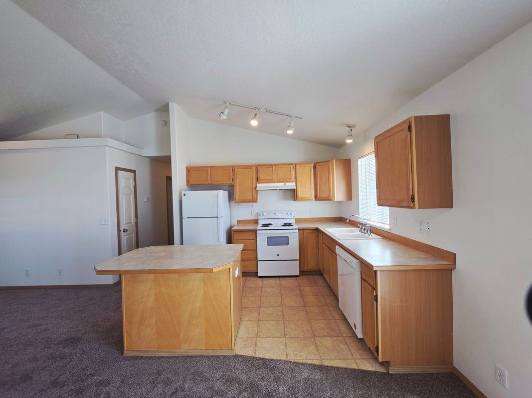 5042 W Lemonwood Ln - Photo 3 of 7