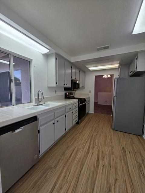 980 Oakland Hills Dr - Photo 3 of 3