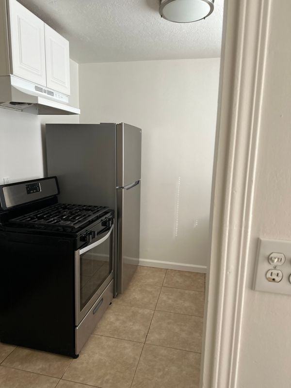 331 E 5th St - Photo 3 of 8