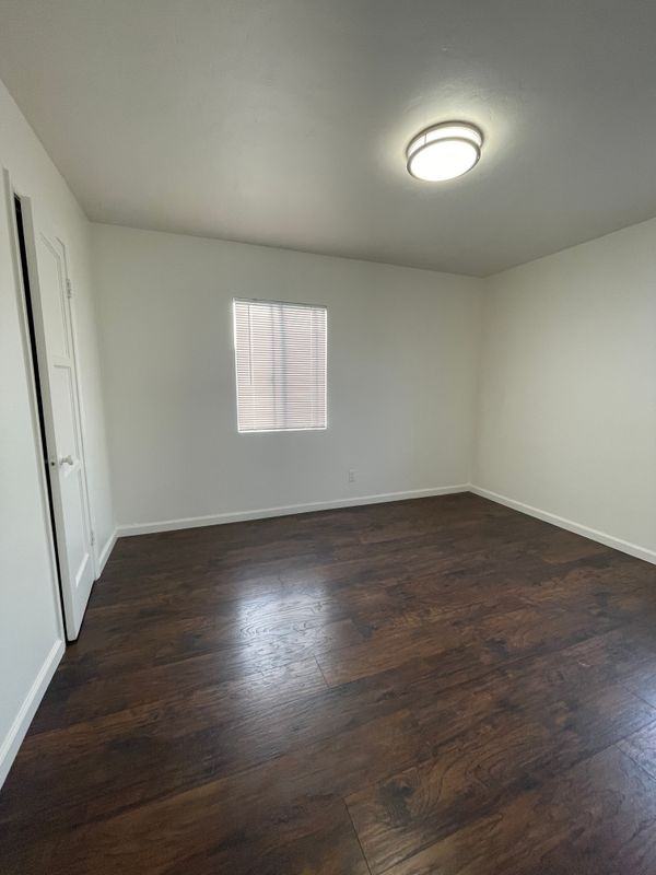 331 E 5th St - Photo 6 of 8
