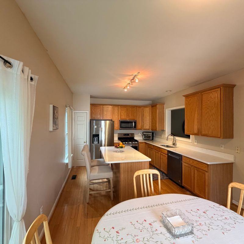 43100 Sherbrooke Ter - Photo 4 of 13