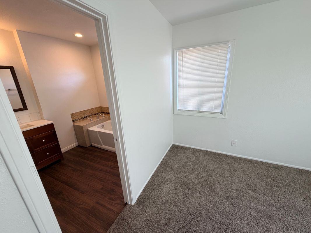 6944 Lurline Ave - Photo 4 of 8