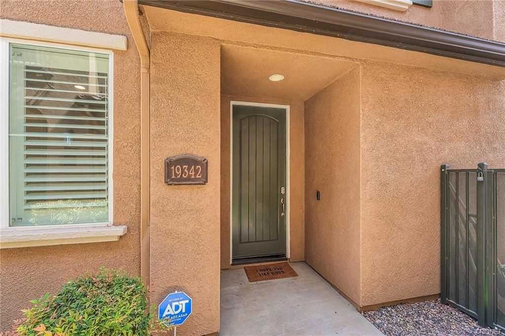 19342 Opal Ln - Photo 2 of 32
