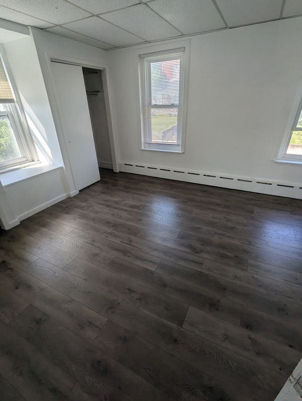 1286 Newport Ave - Photo 4 of 16