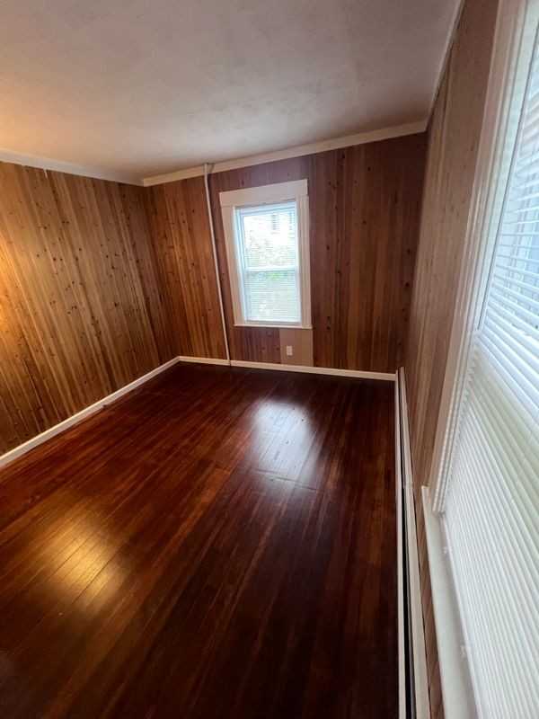 98 Putnam St - Photo 6 of 12