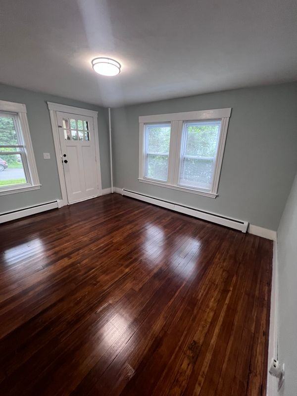 98 Putnam St - Photo 7 of 12