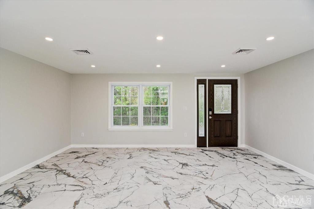 466 Old Georges Rd - Photo 2 of 13