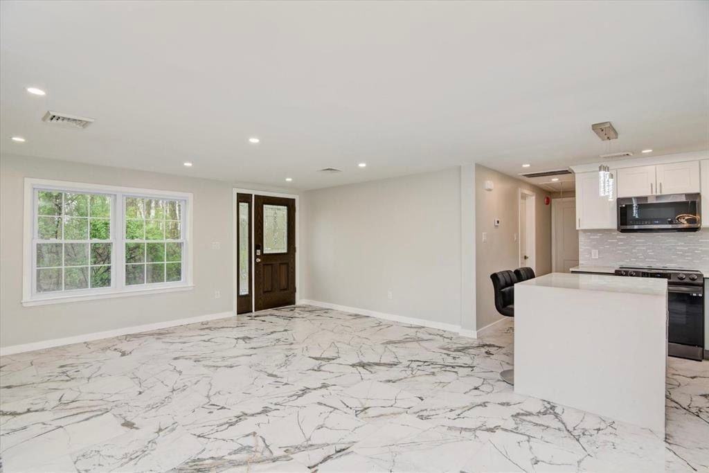 466 Old Georges Rd - Photo 3 of 13