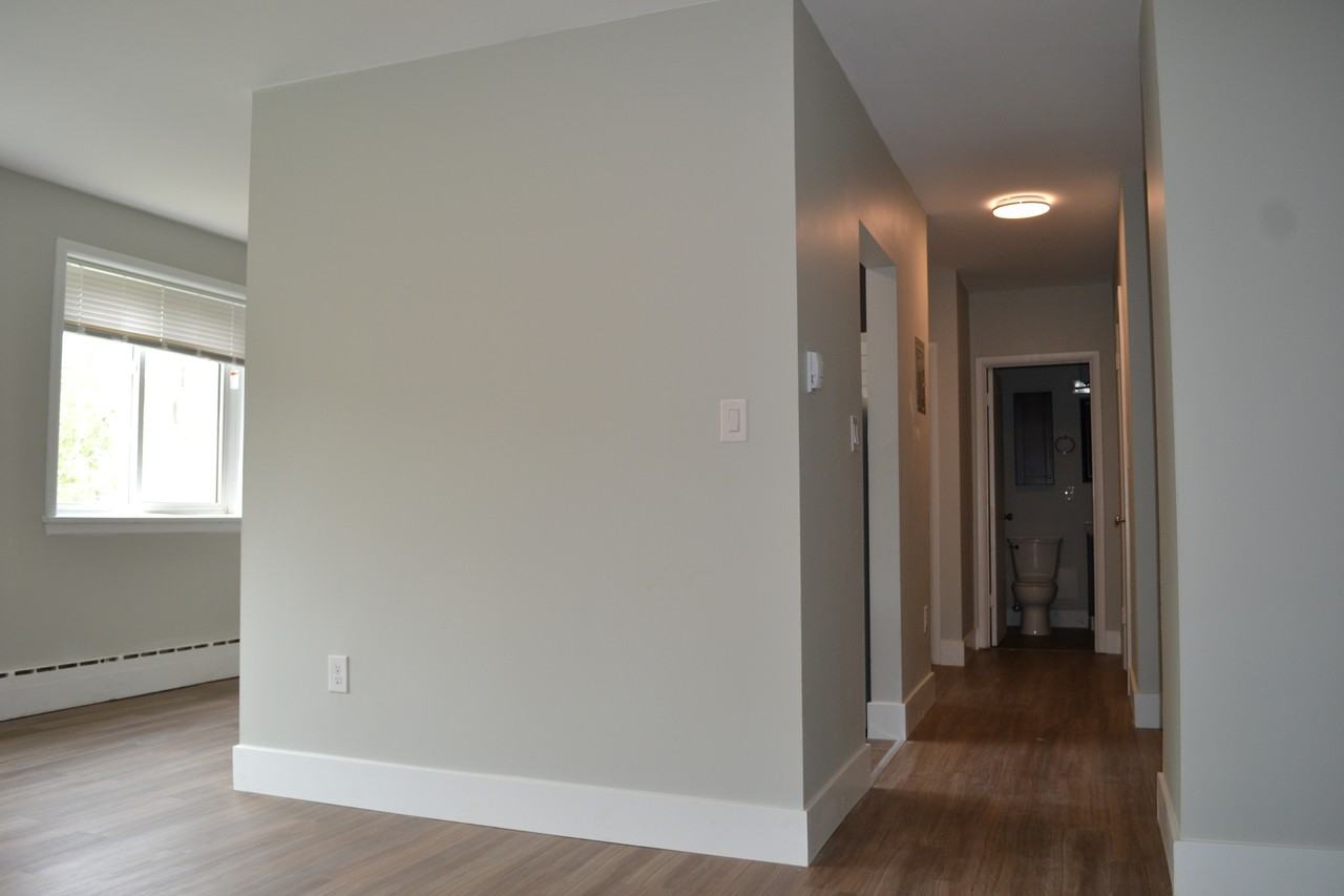 290 Maxwell - Photo 3 of 19