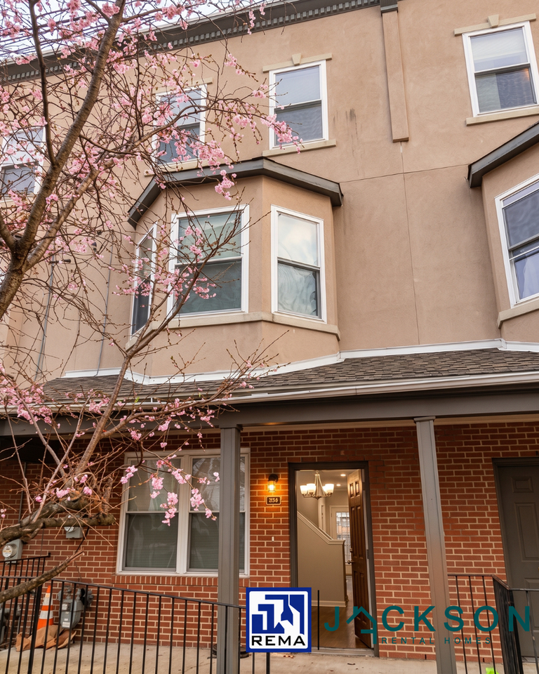 3520 N 15th St - Photo 2 of 9