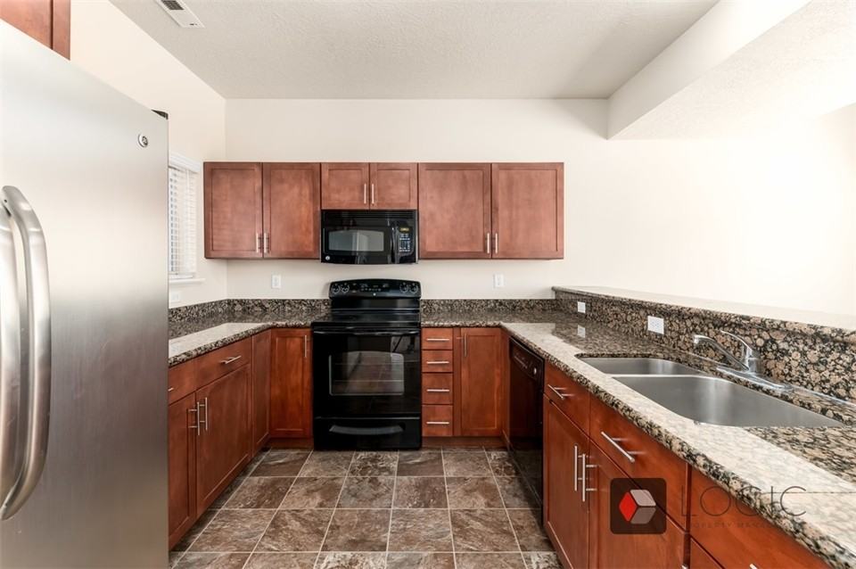 520 S St #107 - Photo 7 of 17