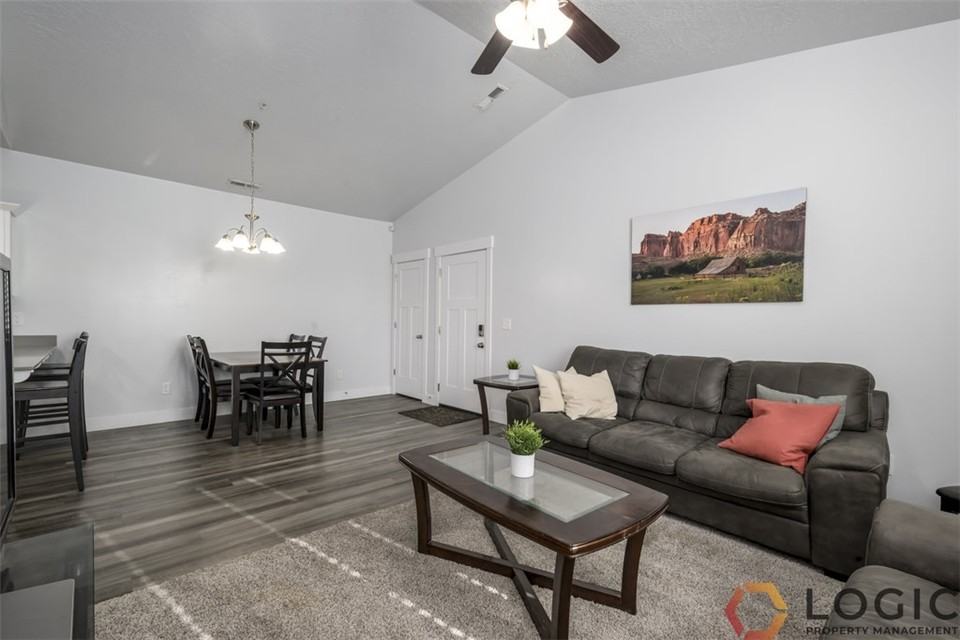 3679 Wn #301 - Photo 4 of 20