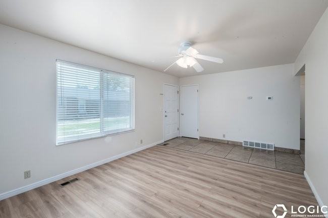 3377 S St - Photo 4 of 20