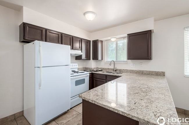 3377 S St - Photo 6 of 20
