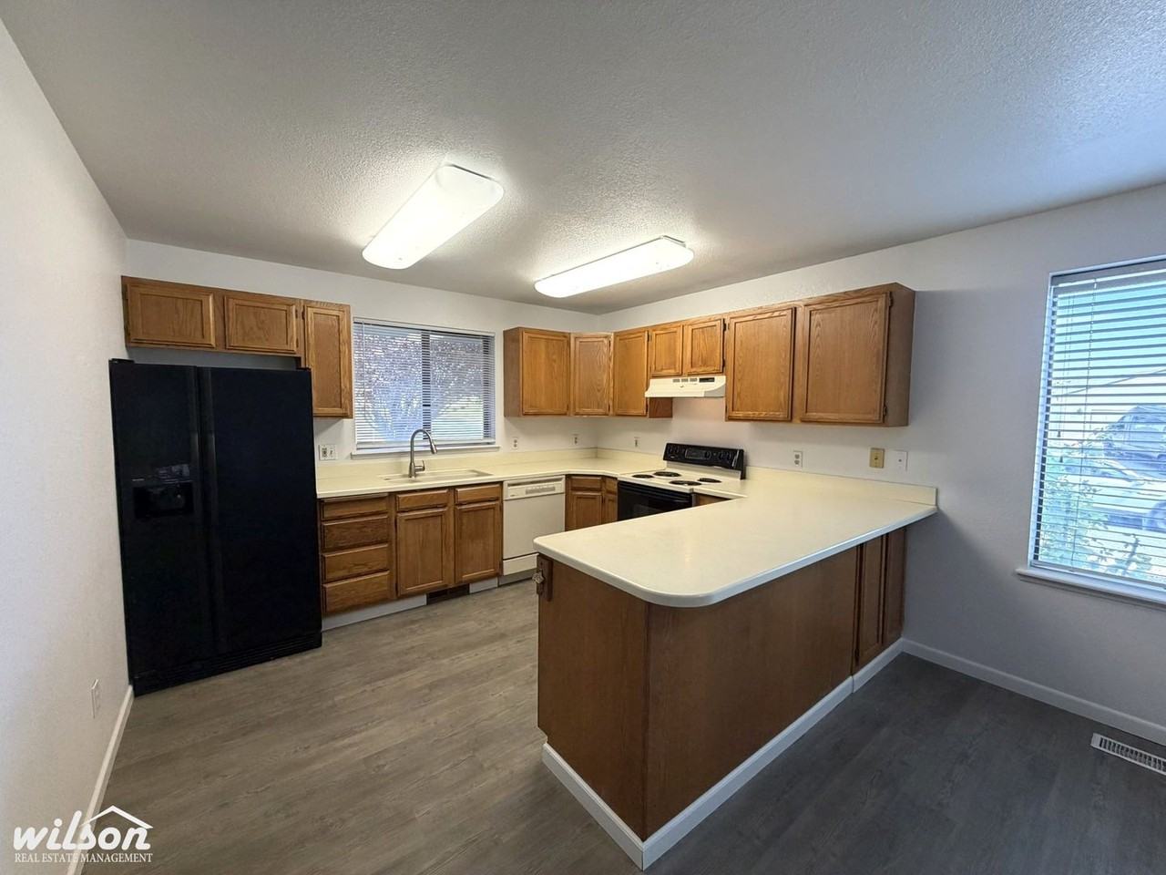 5606 Mount Clemens Way - Photo 3 of 24