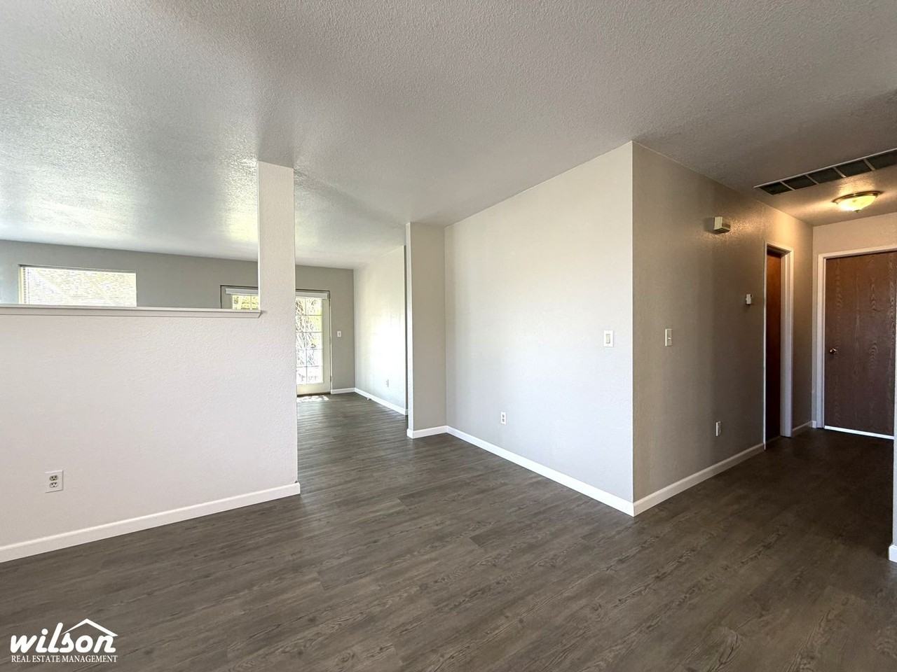 5606 Mount Clemens Way - Photo 4 of 24