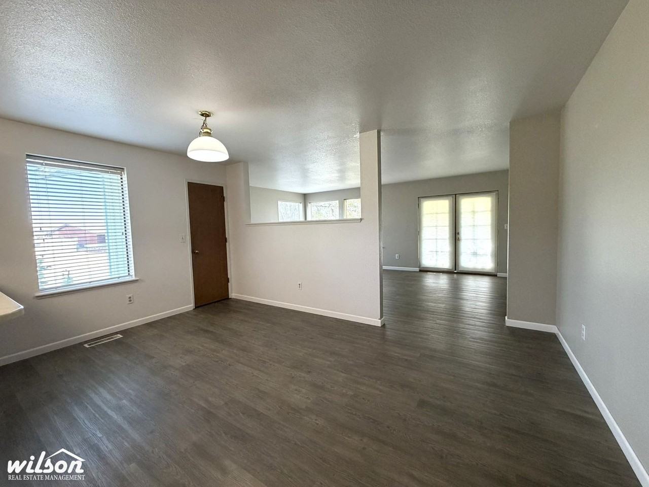 5606 Mount Clemens Way - Photo 7 of 24