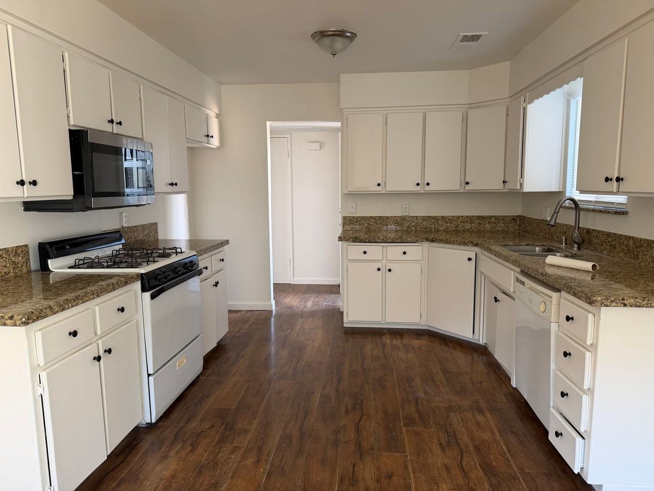 2944 S Linda Vista St - Photo 3 of 17