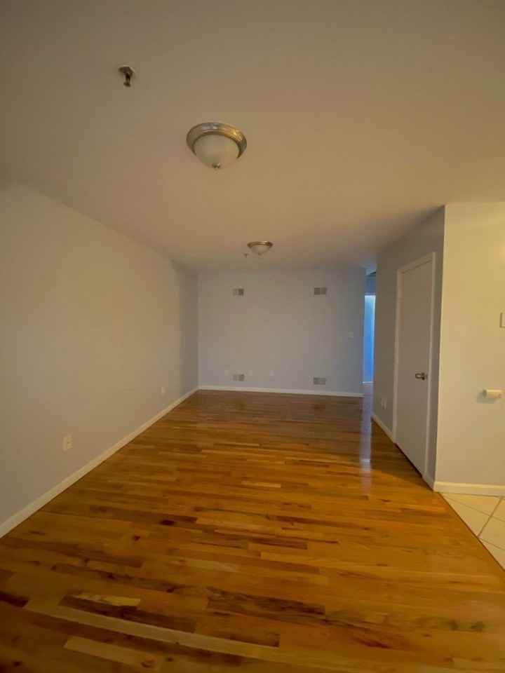 812 - OM-812 New York Avenue LLC - Photo 7 of 37