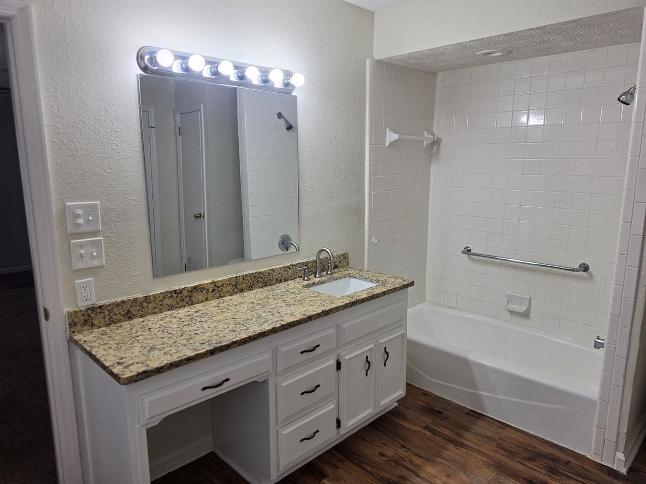 1319 15th St - Photo 7 of 9