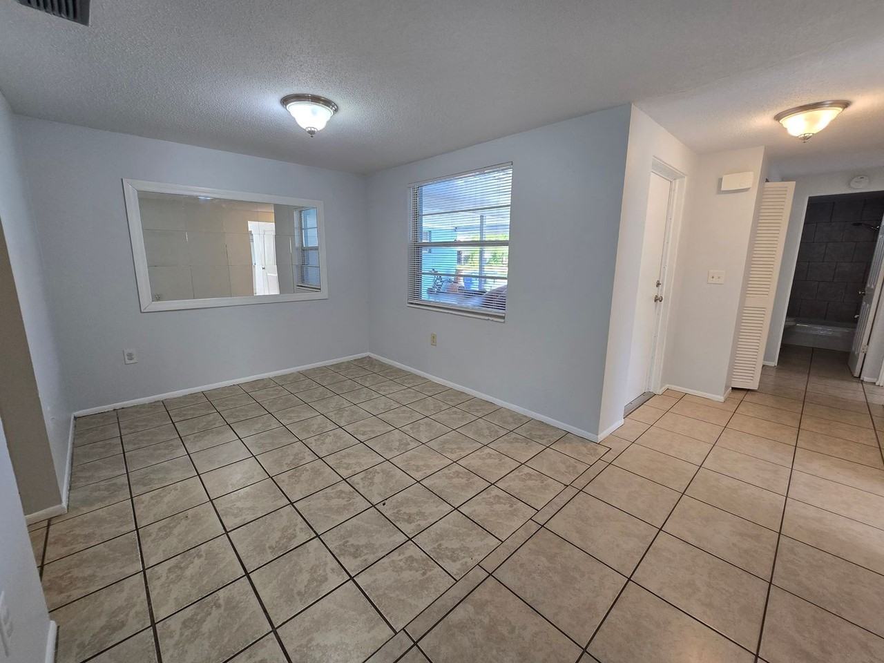 6916 Brentford Rd - Photo 2 of 19